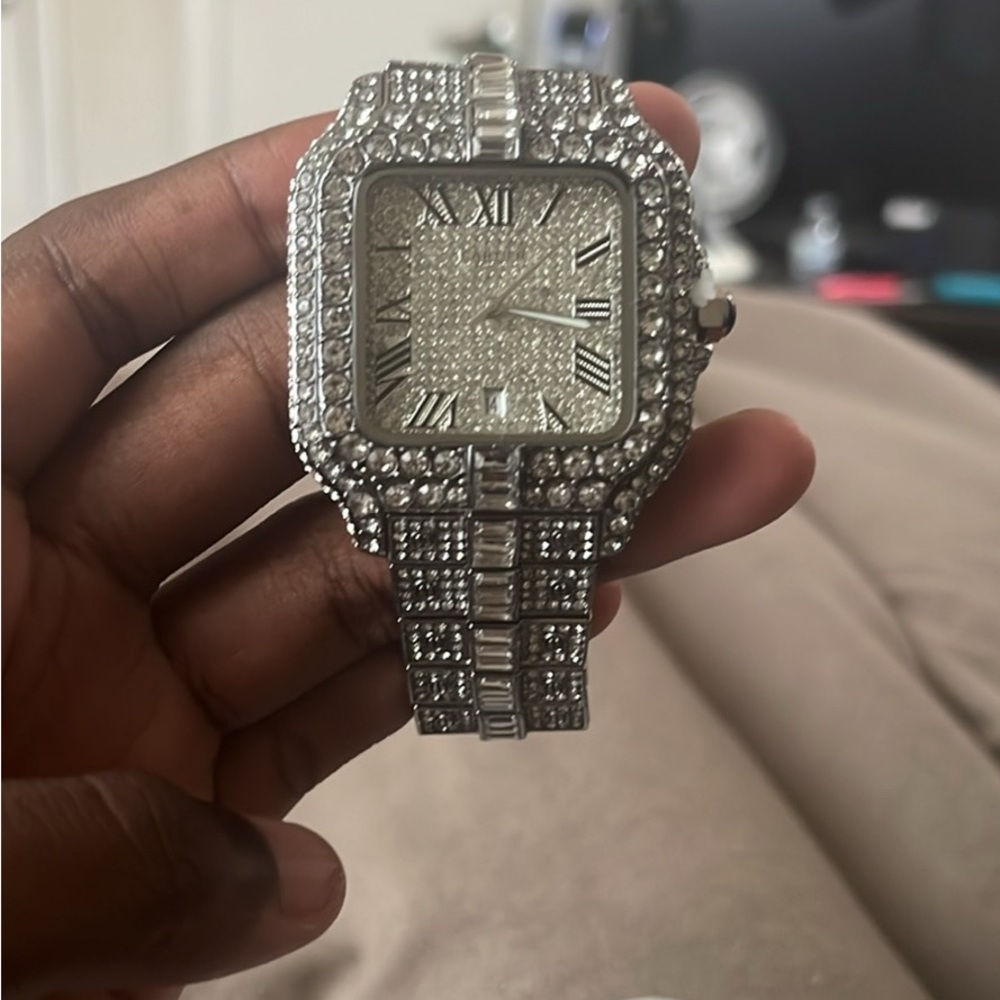 Carter's Silver Crystal Men's Watch
